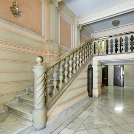 Classic Catalan Family With Balcony By Maison Pinata ברצלונה